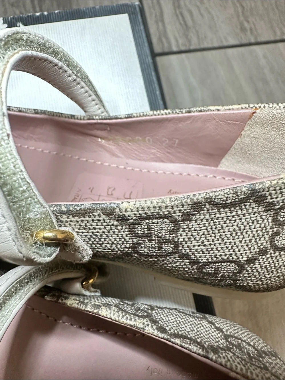Gucci Kids Beige GG Canvas Ballet Flats with Gold Heart and Red-Green Ribbon